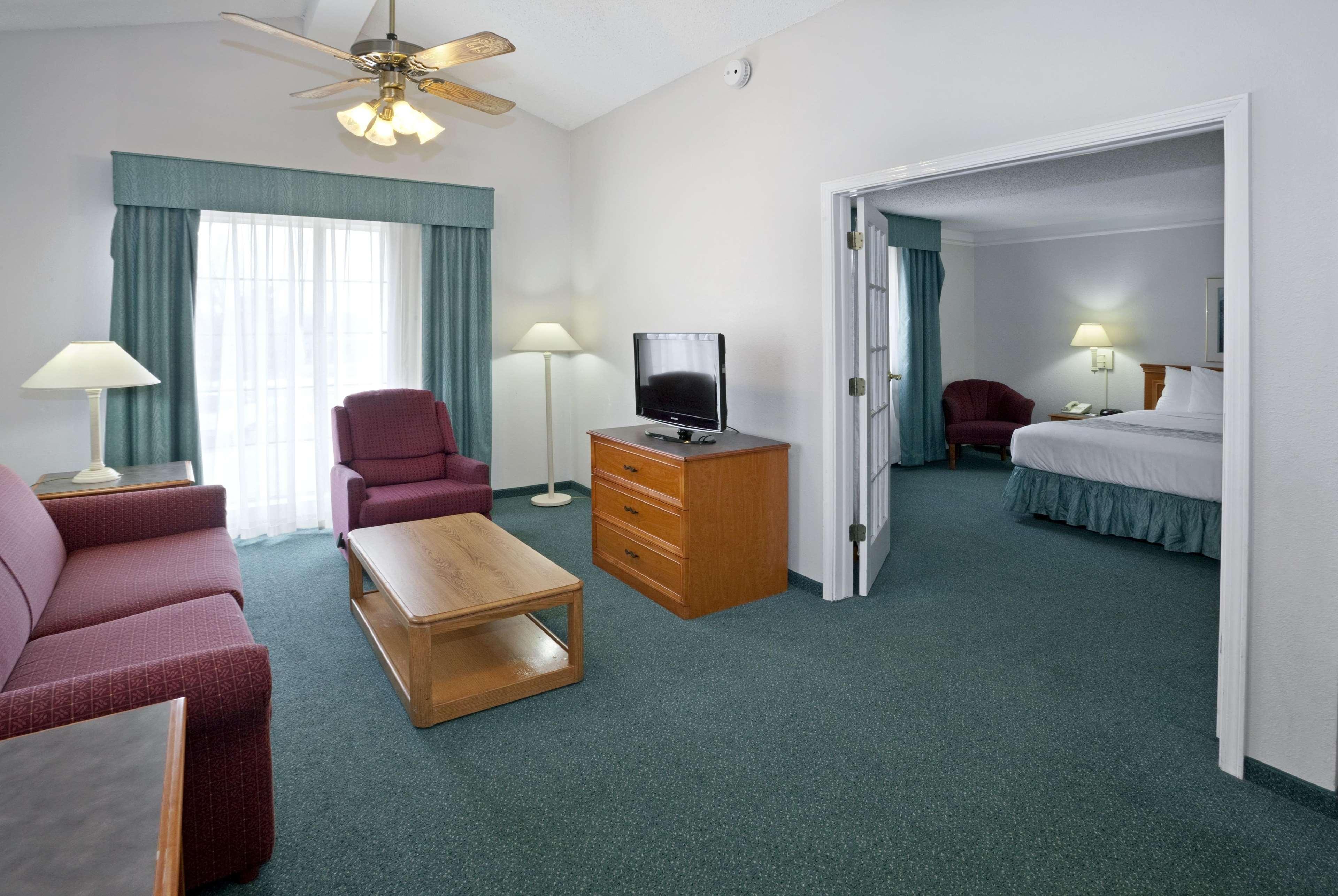 La Quinta Inn By Wyndham Omaha West Buitenkant foto