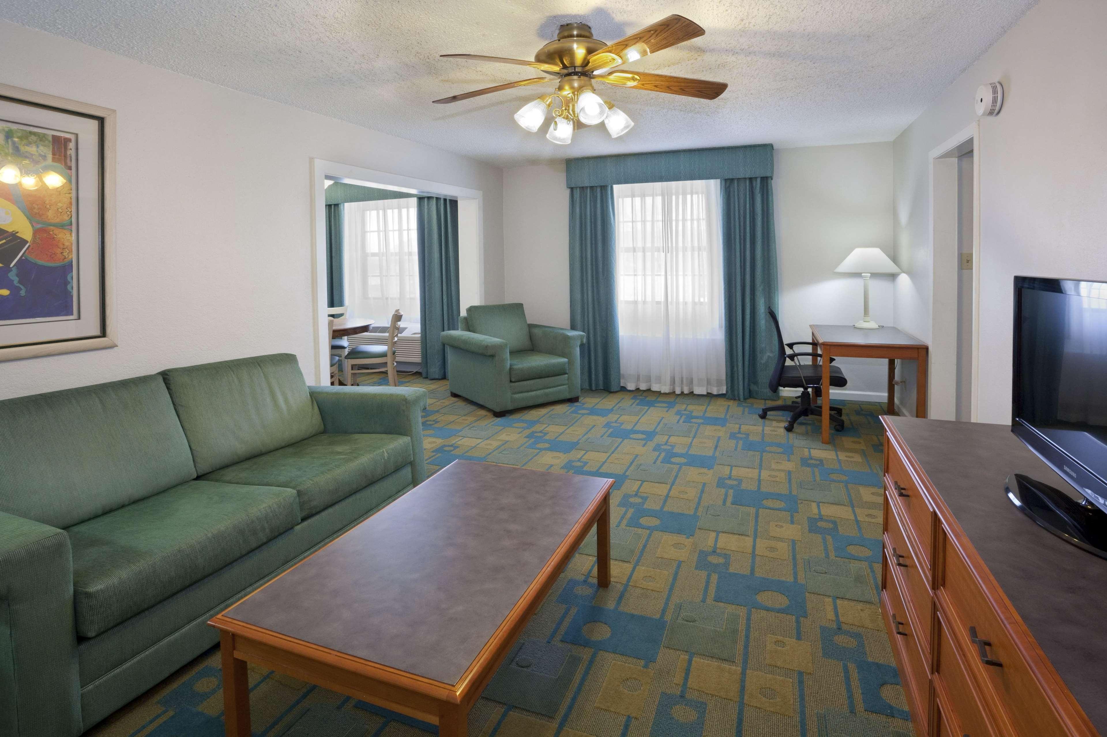La Quinta Inn By Wyndham Omaha West Buitenkant foto