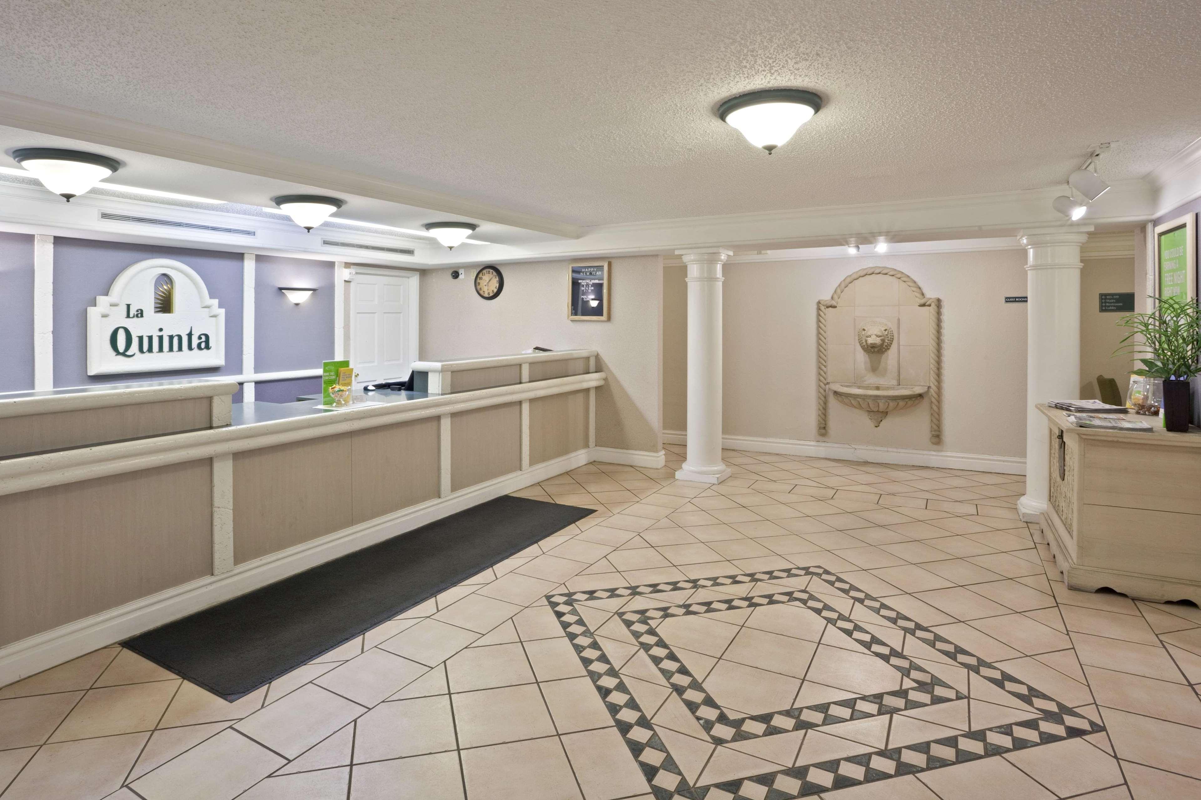 La Quinta Inn By Wyndham Omaha West Buitenkant foto