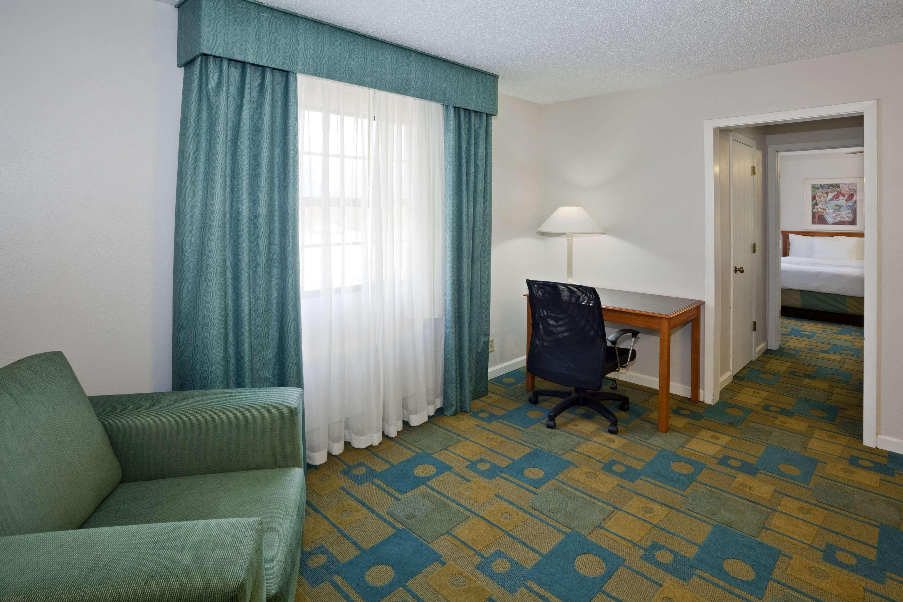 La Quinta Inn By Wyndham Omaha West Buitenkant foto