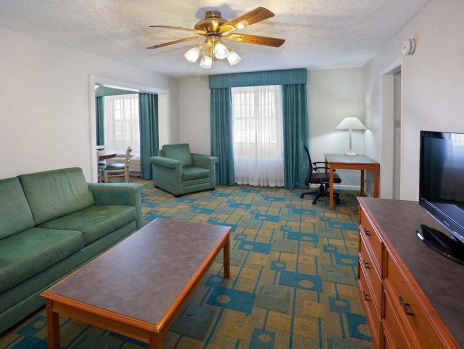 La Quinta Inn By Wyndham Omaha West Buitenkant foto