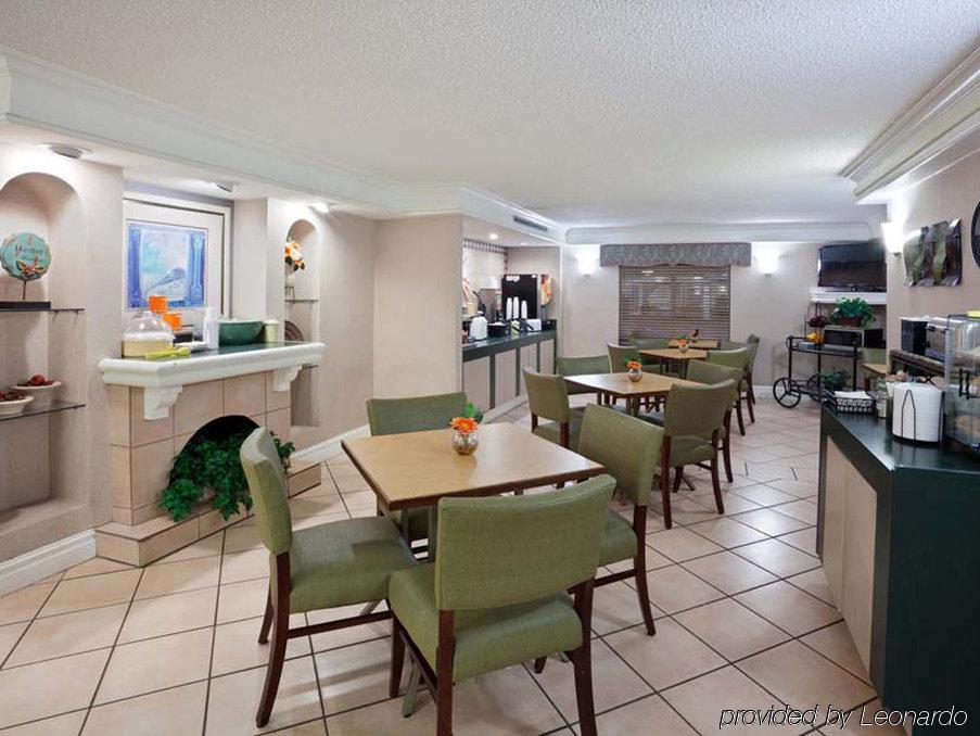 La Quinta Inn By Wyndham Omaha West Buitenkant foto